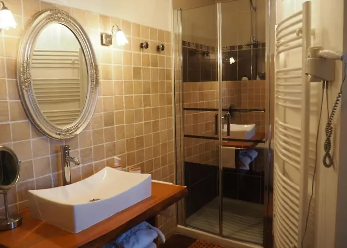 Les Hauts De Dordogne 住宿加早餐酒店 Valojoulx